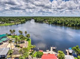 Homosassa River Home with Private Boat Ramp and Kayaks, hotel din Homosassa