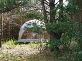 Glamping Drzwi Do Lasu, self-catering accommodation in Supraśl