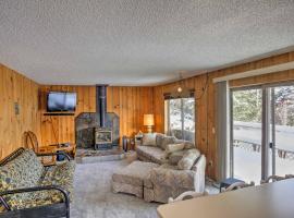 Cozy Worley Cabin with Lake Access and Gas Grill!, hotel in Worley