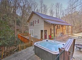 Bryson City Cottage with Hot Tub and Waterfall Views!，布賴森城的飯店