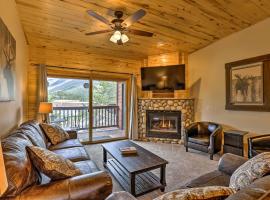 Cozy Condo with Mtn Views and Deck Walk to Grand Lake, apartment in Grand Lake