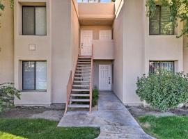 Palm Springs Area Condo with Pool and Tennis Access!, hotel en Cathedral City