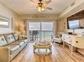 Beachfront Gulf Shores Condo with Patio, Pool Access, spahotell i Gulf Shores