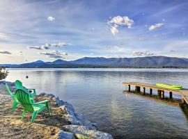Lakefront Retreat with Hot Tub about 7 Mi to Schweitzer!, hotel a Sagle