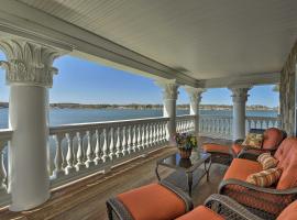 Waterfront Port Bay Vacation Rental with Dock!, hotel sa Wolcott