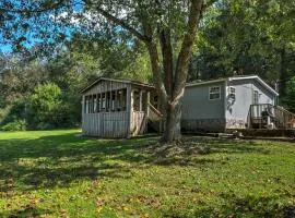 Ooltewah Cabin with Grill, Pool Table and Porch!
