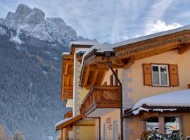 Al Piccolo Hotel, hotelli kohteessa Vigo di Fassa