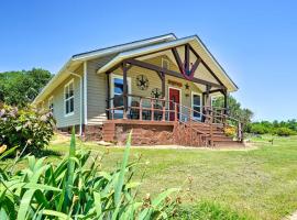 McAlester Cottage with 30 Private Acres and Ponds!, budgethotel i McAlester