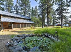 Ashland Cabin on 170 Acres with Mtn Views and Sauna!, хотел в Ашленд