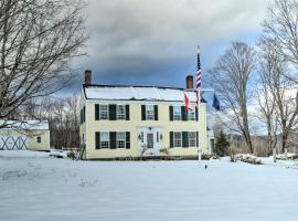 Historic Bradford Home - 8 Mi to Mount Sunapee!, отель в городе Bradford