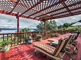 Spacious Kelseyville Home with Large Lakefront Deck!, hotel in Kelseyville