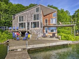 Waterfront DeRuyter Home with Private Dock!, hótel með bílastæði í New Woodstock