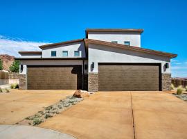 Upscale Moab Townhome with Hot Tub 20 Min to Arches, hotel spa en Moab
