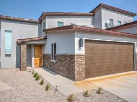Upscale Moab Home with Red Rock Views and Hot Tub