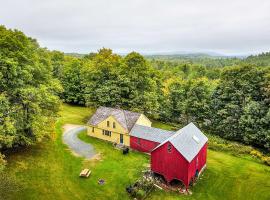 Historic Hanover Area Home, 16 Miles to Dartmouth!, hotelli, jossa on pysäköintimahdollisuus kohteessa Enfield