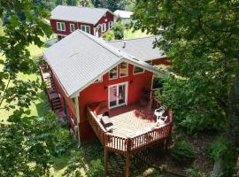 Cantrell Cottage Cozy Getaway with Smoky Mtn Views，亨德森維爾的飯店