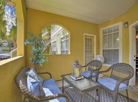 Updated and Modern Condo - 4 Mi to Clearwater Beach!, apartment in Clearwater