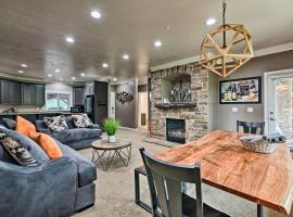 Viesnīca Renovated Condo 8 Miles to Snowbasin Ski Resort! pilsētā Huntsville