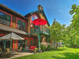 Mountain Creek Resort Vacation Rental with Hot Tub, hotel amb aparcament a Vernon Township