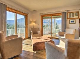 Condo with Hot Tub, Mins to Story Land and Cranmore!, апартамент в Норт Конуей