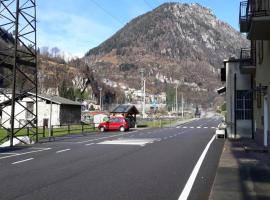 Residenza al Ponte appartamenti 5 e 6, hotel v destinaci Branzi