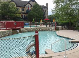 Spacious Condo with View Less Than 1 Mi to Mtn Creek Resort!: Vernon Township şehrinde bir otel