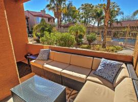 Condo with Pool Access Less Than 4 Mi to Bellair Golf Club!, lejlighed i Phoenix