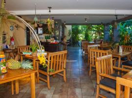 Pura Vida Hotel, B&B in Alajuela City