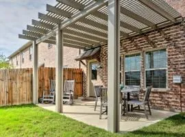 College Station Townhouse with Patio and Pool Access!