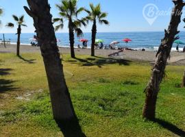 Apartamento 60 m2 en la playa, hôtel à Torre de Benagalbón