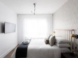 Wonderful Studio in Little Italy with full bath by Den Stays