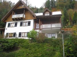 Urlaub mit Blick auf Schiltachs Fachwerkhäuser, hotel in Schiltach