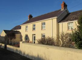 Little Hilton Farm, hotel with parking in Haverfordwest