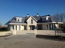 Luxe prive-kamer - studio in villa aan zee, Dishoek, vernieuwd