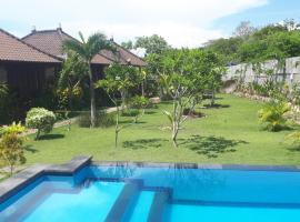 Gatri Hut, hotel a prop de Platja de Tamarind, a Lembongan