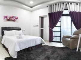 Teratak Persona Homestay. 4 rooms double storey terrace in Kuantan City., hotel with parking in Kuantan