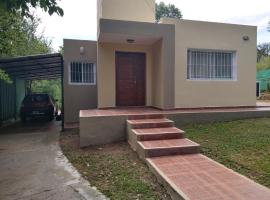 Casa con pileta privada, Hotel in Tanti