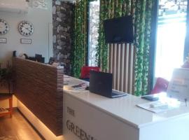 THE GREENHIVE HOTEL, Hotel in Lapolapo