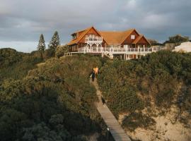 Surf Lodge South Africa, cabin in Jeffreys Bay