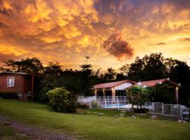 Vista Alegre Natural Resort - Bungalows, hotel near Caaguazu, Independencia