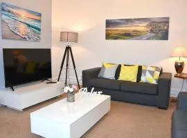 Newquay Escape, 5 spacious ensuite bedrooms & parking- Simplycheckin