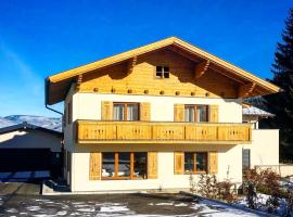 Herzerl-Chalet Appartements، فندق في فلاخاو