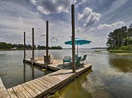 Home on Jordan Lake with Shared Dock and Boat Slip!, hotel with parking in Wetumpka