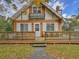 Walk to Green Lake and Beach Cozy Cabin with Deck