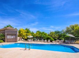 Oro Valley Condo - Nearby Golf and Hiking!, hotel a Oro Valley