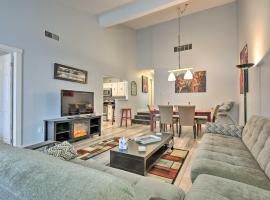 Near Mt Airy Casino Mount Pocono Condo with Balcony, condo in Mount Pocono