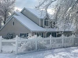 Tropic Vacation Rental Near Bryce Canyon Natl Park
