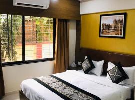 Hotel Crystal Luxury Inn- Bandra，孟買Bandra的飯店