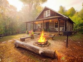 Nolichuckey Bluffs Bed & Breakfast Cabins、Greenevilleのホテル