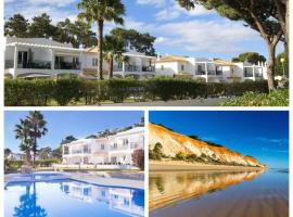 Algarve Albufeira, quiet apart with pool at 10 mn walk from Praia da Falesia โรงแรมใกล้ Poço Velho Beach - Falésia ในออยุส ดิ อากวา